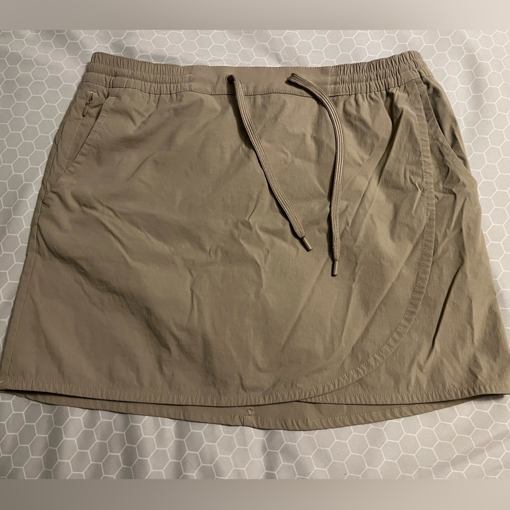 NWOT Eddie Bauer Skort